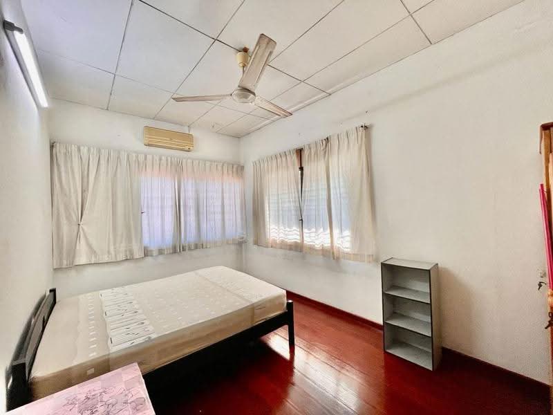 Rumah Teres 2-Tingkat untuk Dijual di Island Park (Jelutong) - Ping Koay - Bedroom - PropertyGuru.com.my