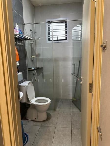 Rumah Kluster untuk Disewa di Taman Mount Austin (Tebrau) - Queenie Ng - Bathroom - PropertyGuru.com.my