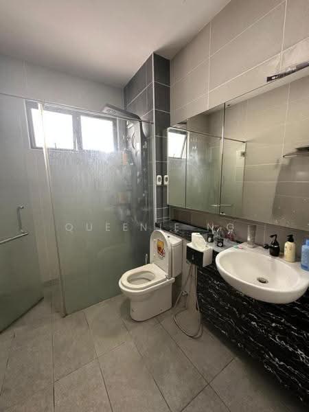 Rumah Kluster untuk Disewa di Taman Mount Austin (Tebrau) - Queenie Ng - Bathroom - PropertyGuru.com.my