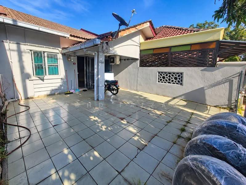 1-storey Terraced House for Sale in Bandar Baru Bangi (Selangor) - Mohd Faizal - Exterior - PropertyGuru.com.my