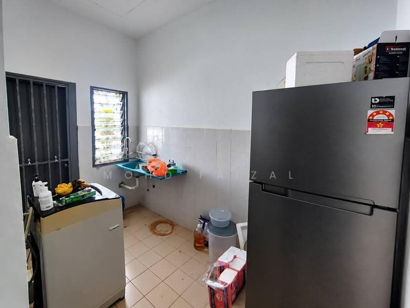 1-storey Terraced House for Sale in Bandar Baru Bangi (Selangor) - Mohd Faizal - Kitchen - PropertyGuru.com.my