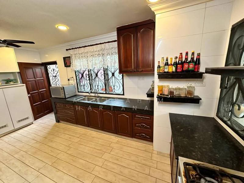 Rumah Berkembar untuk Dijual di SS4 (Petaling Jaya) - AimiRahim Hartanah - Kitchen - PropertyGuru.com.my