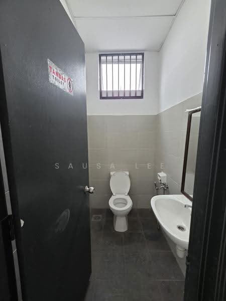 Shop / Office untuk Dijual di Masai (Johor) - Sausa Lee - Bathroom - PropertyGuru.com.my