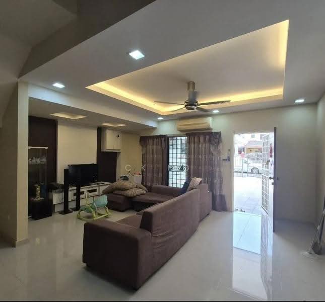 Rumah Teres 2-Tingkat untuk Dijual di Garden Avenue (Seremban 2) - CK Ng - Living Room - PropertyGuru.com.my