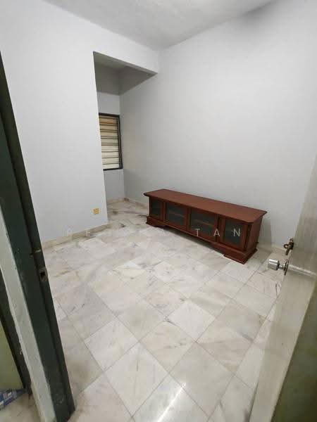 Rumah Teres 2-Tingkat untuk Dijual di Taman Sungai Besi Indah (Seri Kembangan) - Regina Tan - Interior - PropertyGuru.com.my