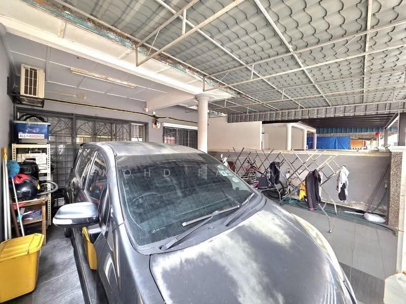 1-storey Terraced House for Sale in Bandar Baru Bangi (Selangor) - Mohd Faizal - Car Park - PropertyGuru.com.my