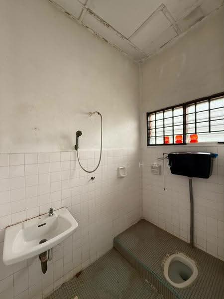 Rumah Teres 1-Tingkat untuk Dijual di Taman Puteri Wangsa (Ulu Tiram) - Cendy Chau - Bathroom - PropertyGuru.com.my