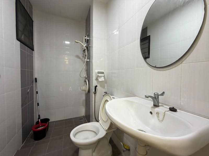 Kondominium untuk Disewa di T-Parkland - Lau Ia Ein - Bathroom - PropertyGuru.com.my