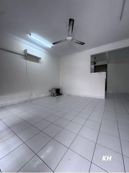 Terraced House for Rent in Bandar Botanic (Klang) - KH Chong - Living Room - PropertyGuru.com.my