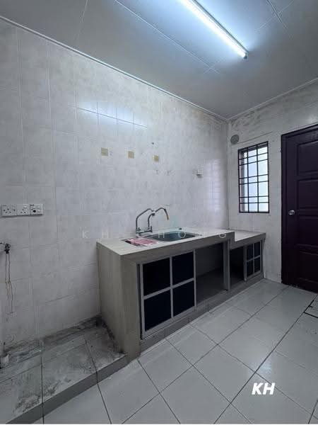 Terraced House for Rent in Bandar Botanic (Klang) - KH Chong - Kitchen - PropertyGuru.com.my