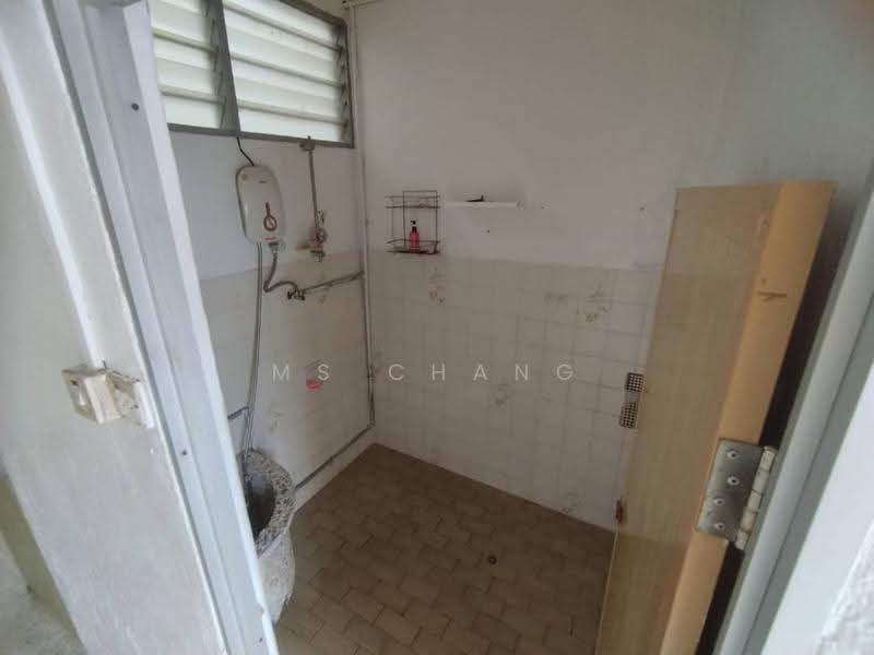 1-storey Terraced House for Sale in Taman Lip Sin (Sungai Dua) - Ms Chang - Bathroom - PropertyGuru.com.my