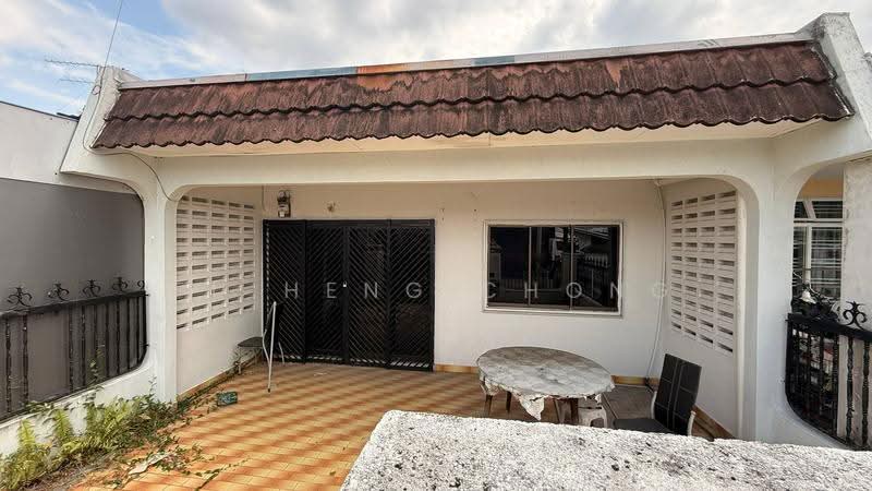 1-storey Terraced House for Sale in Taman Skudai Baru (Skudai) - Fu Heng Chong - Exterior - PropertyGuru.com.my