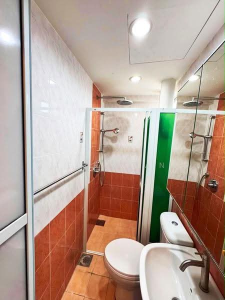 Apartment for Rent at University Place (Plaza Ivory) - Jerry Tan - Bathroom - PropertyGuru.com.my