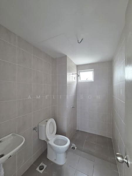 Pangsapuri untuk Dijual di Desa Alma Ria - Amelie Soh - Bathroom - PropertyGuru.com.my
