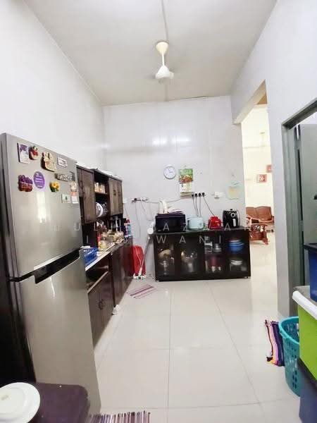 Semi-Detached House for Sale in Bandar Saujana Putra (Tanjong Duabelas) - Julisyazwani @ Wani - Kitchen - PropertyGuru.com.my