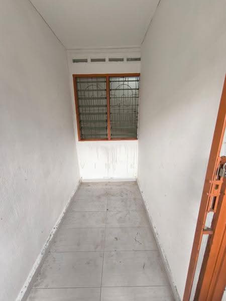 Rumah Teres 1-Tingkat untuk Dijual di Taman Sri Ahmad Perang (Kota Tinggi) - Kelvin Koay - Corridor - PropertyGuru.com.my