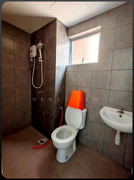 Kondominium untuk Disewa di Residensi Sateria - Henry Lim - Bathroom - PropertyGuru.com.my