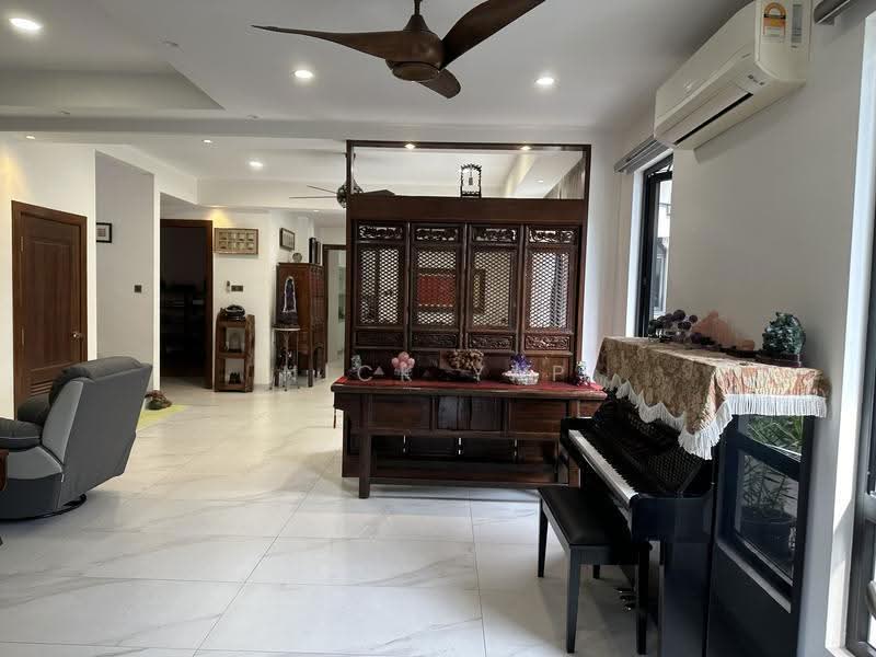 Link Bungalow for Sale in Taman Bukit Segar (Cheras) - Nick Yap - Living Room - PropertyGuru.com.my