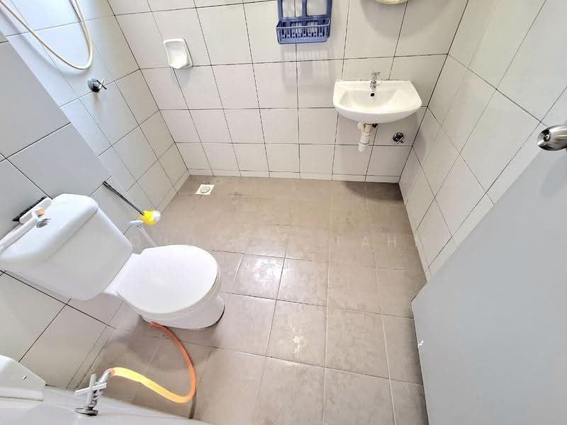 Rumah Bandar untuk Dijual di Bandar Botanic (Klang) - Mohd Nor Fahmi - Bathroom - PropertyGuru.com.my