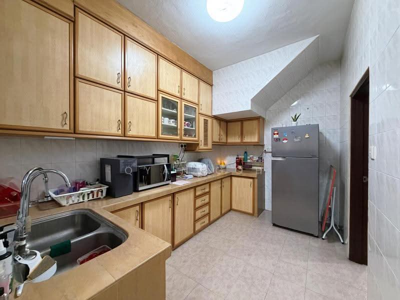 Rumah Berkembar untuk Dijual di Island Glades (Jelutong) - Qyan Goh - Kitchen - PropertyGuru.com.my