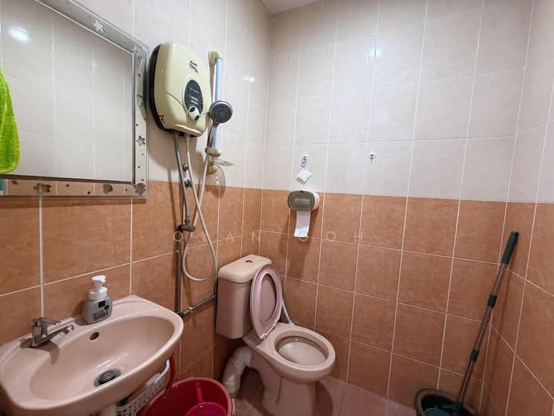 Rumah Berkembar untuk Dijual di Island Glades (Jelutong) - Qyan Goh - Bathroom - PropertyGuru.com.my