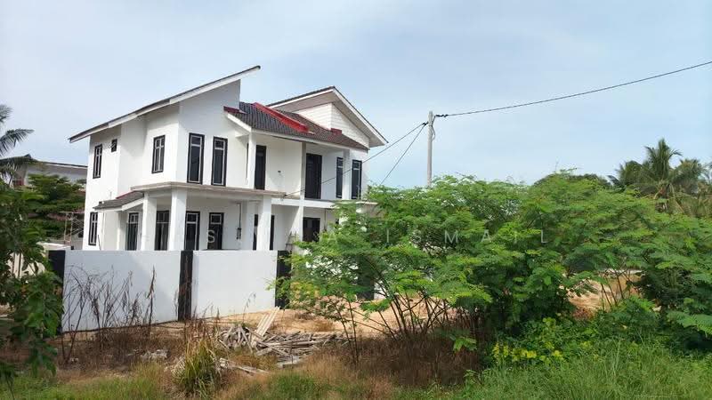 Semi-Detached House for Sale in Kampung Jelawat (Bator) - Haslina Ismail - Exterior - PropertyGuru.com.my