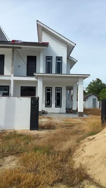 Semi-Detached House for Sale in Kampung Jelawat (Bator) - Haslina Ismail - Exterior - PropertyGuru.com.my