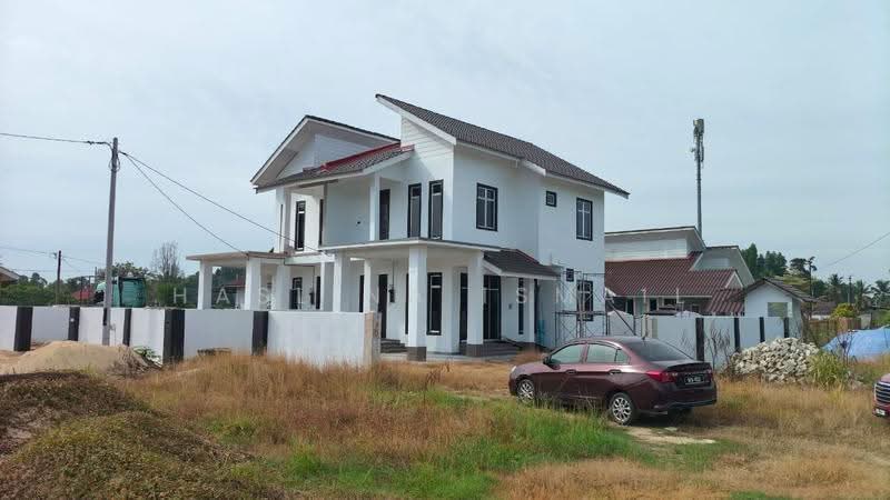 Semi-Detached House for Sale in Kampung Jelawat (Bator) - Haslina Ismail - Exterior - PropertyGuru.com.my