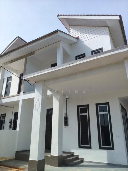 Semi-Detached House for Sale in Kampung Jelawat (Bator) - Haslina Ismail - Exterior - PropertyGuru.com.my