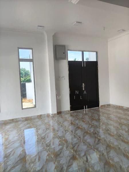 Semi-Detached House for Sale in Kampung Jelawat (Bator) - Haslina Ismail - Interior - PropertyGuru.com.my