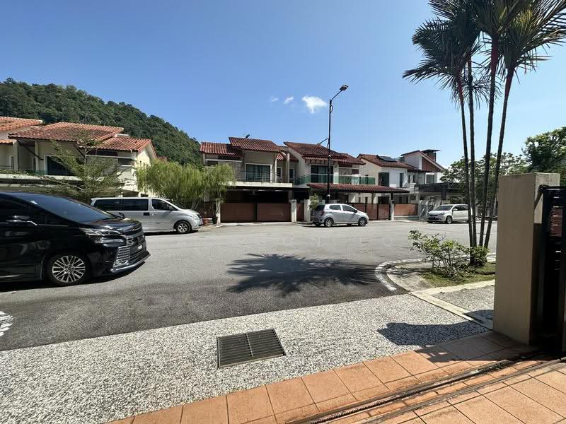 Rumah Berkembar untuk Dijual di Riverview Kemensah (Melawati) - Brackson Loh - Exterior - PropertyGuru.com.my