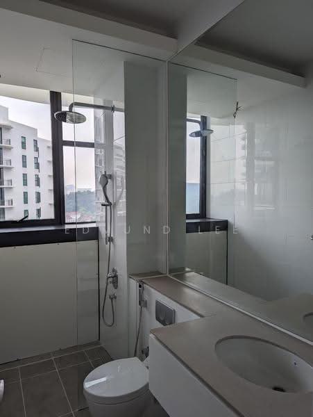 Kediaman Servis untuk Dijual di Senada Residence @ KLGCC Resort - Edmund Lee - Bathroom - PropertyGuru.com.my