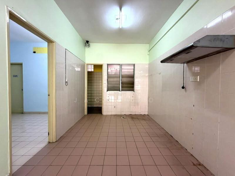 Rumah Teres 2-Tingkat untuk Dijual di Bandar Botanic (Klang) - Jack Boo - Kitchen - PropertyGuru.com.my