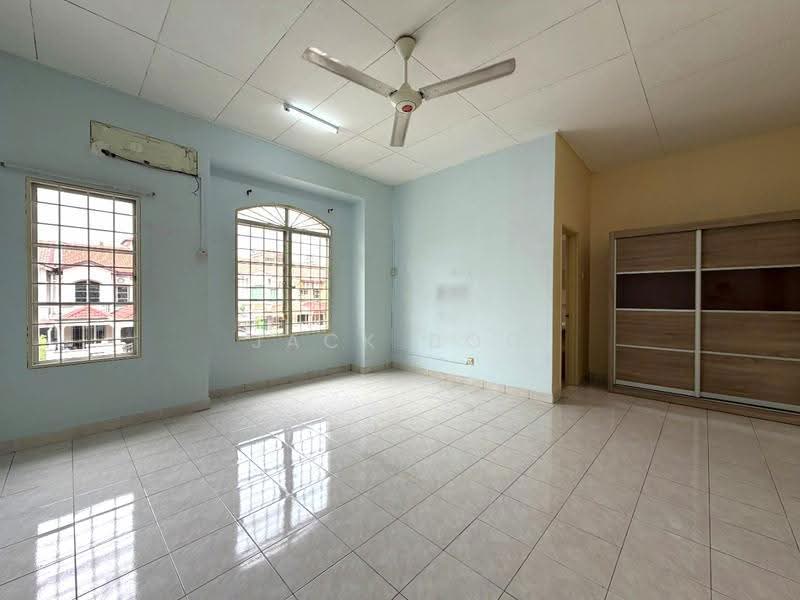 Rumah Teres 2-Tingkat untuk Dijual di Bandar Botanic (Klang) - Jack Boo - Living Room - PropertyGuru.com.my
