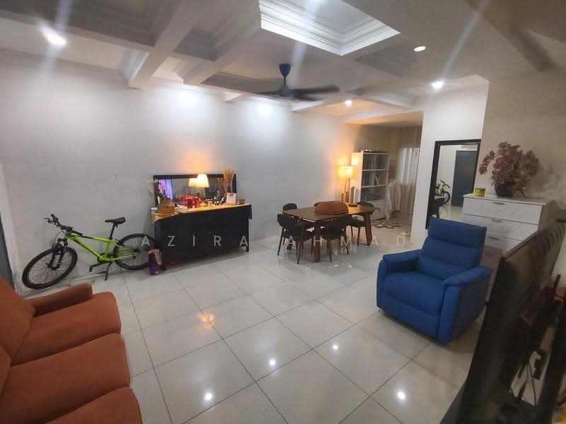 Rumah Teres 2-Tingkat untuk Dijual di Cybersouth (Dengkil) - Azira Ahmad - Living Room - PropertyGuru.com.my