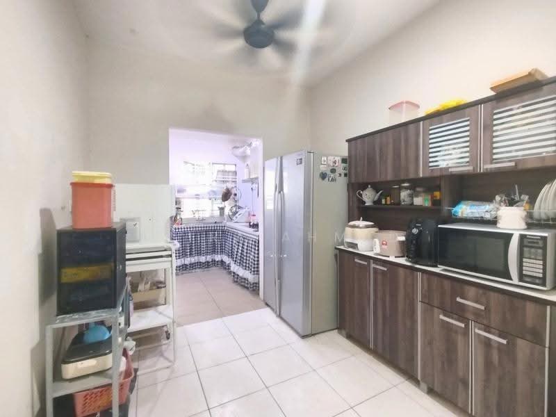 Rumah Teres 2-Tingkat untuk Dijual di Cybersouth (Dengkil) - Azira Ahmad - Kitchen - PropertyGuru.com.my