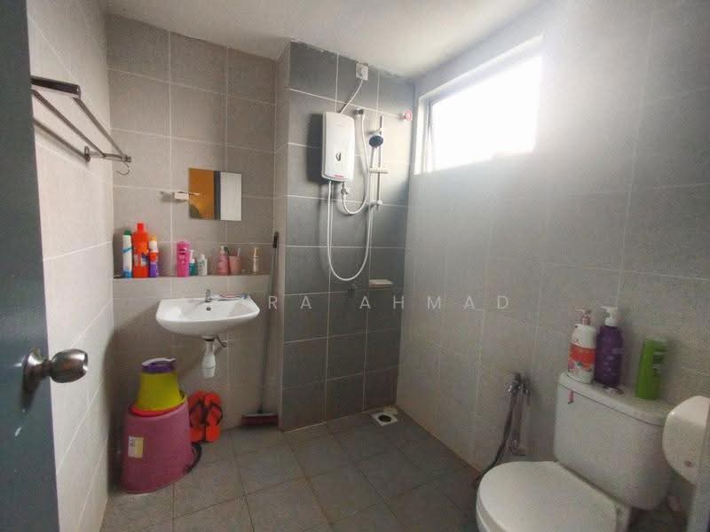 Rumah Teres 2-Tingkat untuk Dijual di Cybersouth (Dengkil) - Azira Ahmad - Bathroom - PropertyGuru.com.my