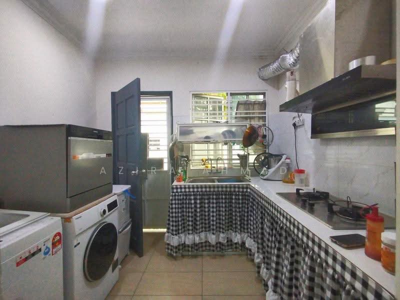 Rumah Teres 2-Tingkat untuk Dijual di Cybersouth (Dengkil) - Azira Ahmad - Kitchen - PropertyGuru.com.my
