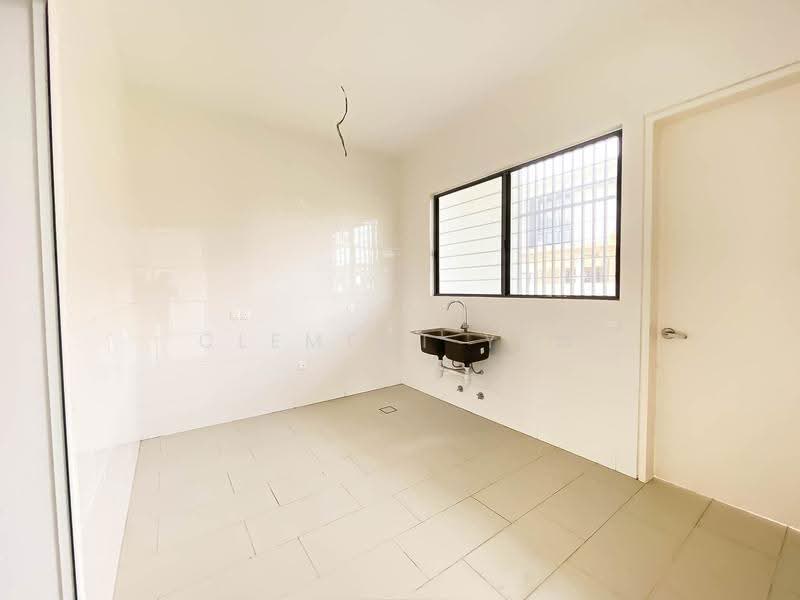 Semi-Detached House for Sale in Setia Alam (Selangor) - Clement Yew - Kitchen - PropertyGuru.com.my