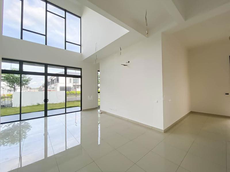 Semi-Detached House for Sale in Setia Alam (Selangor) - Clement Yew - Living Room - PropertyGuru.com.my