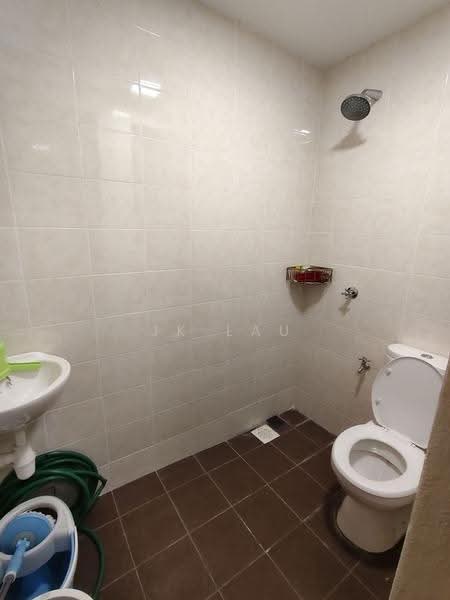 Kondominium untuk Disewa di Atmosfera Kondominium - JK Lau - Bathroom - PropertyGuru.com.my