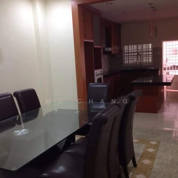 Rumah Berkembar untuk Dijual di Taman Green Lane (Jelutong) - Ms Chang - Dining Room - PropertyGuru.com.my