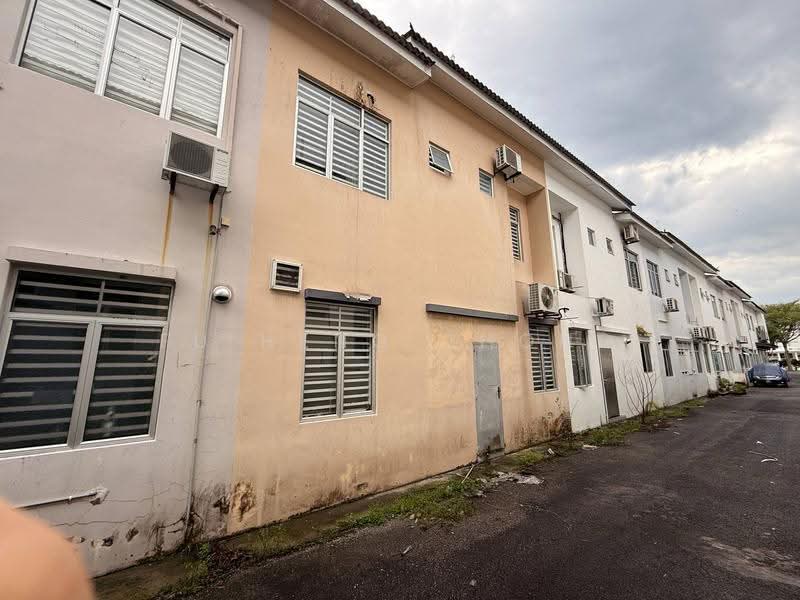 2-storey Terraced House for Sale in Bandar Putra Kulai (Kulai) - Fu Heng Chong - Exterior - PropertyGuru.com.my