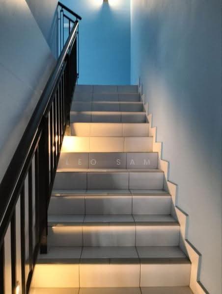 Rumah Teres 2-Tingkat untuk Dijual di Pasir Gudang (Johor) - Leo Sam - Corridor - PropertyGuru.com.my