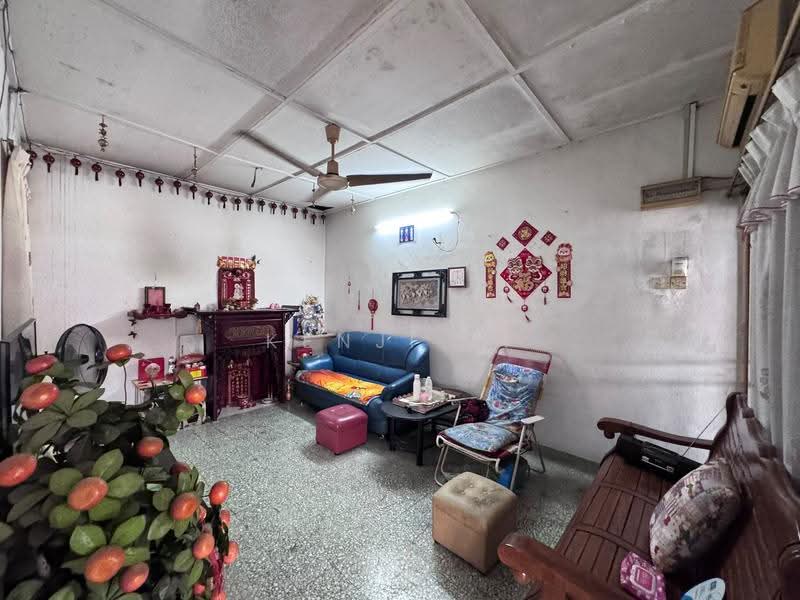 Rumah Teres 1-Tingkat untuk Dijual di Taman Desa Jaya (Kepong) - Kenji Ti - Living Room - PropertyGuru.com.my