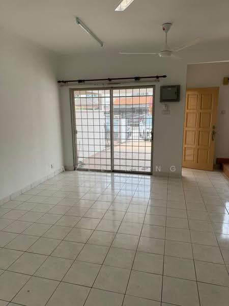 2-storey Terraced House for Sale in Bandar Puchong Utama (Puchong) - Hazel Mong - Living Room - PropertyGuru.com.my