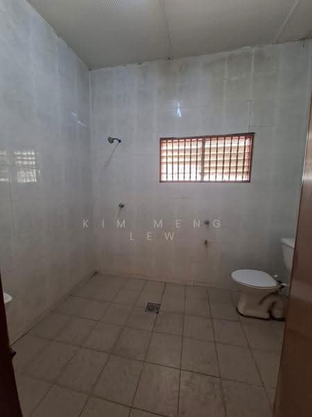 2-storey Terraced House for Sale in Taman Wahyu (Batu Caves) - Kim Meng Lew - Bathroom - PropertyGuru.com.my