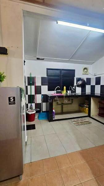 Rumah Teres 1-Tingkat untuk Dijual di Kuantan (Pahang) - Izzat Azman - Kitchen - PropertyGuru.com.my