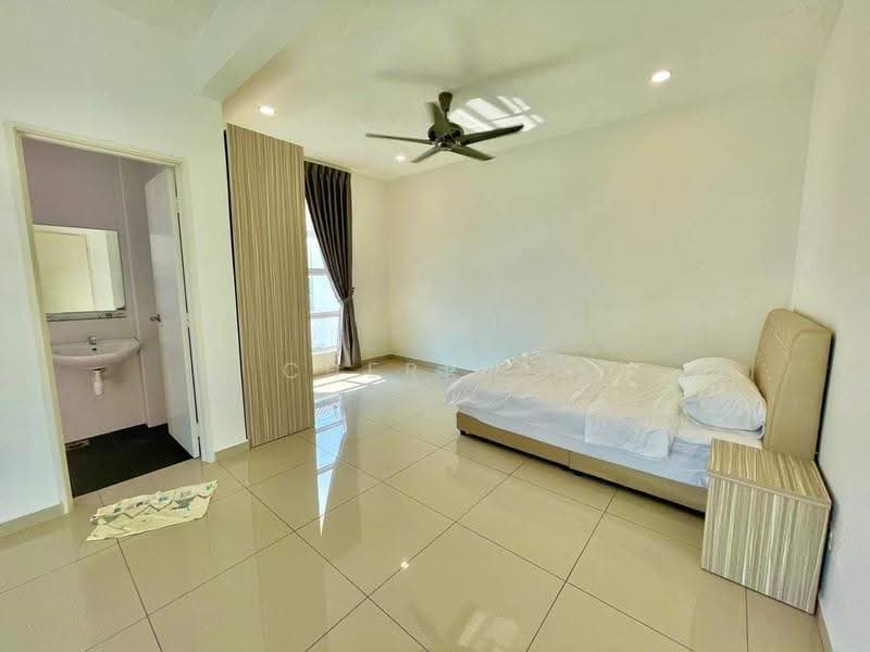 Kediaman Servis untuk Disewa di Atlantis Residences (Pangsapuri Atlantis Kota Syahbandar) - Cherry . - Bedroom - PropertyGuru.com.my