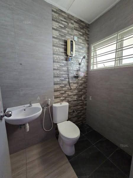 Rumah Teres untuk Dijual di Bandar Puteri Klang (Klang) - Alex Lee - Bathroom - PropertyGuru.com.my